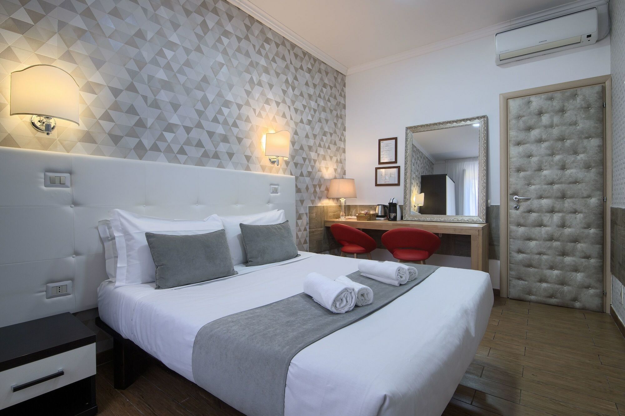 Domus Pietro Inn Rome Exterior photo